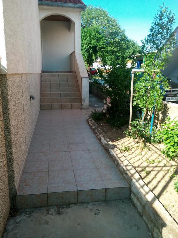 Apartmani Kapitanovic ビオグラード・ナ・モル エクステリア 写真