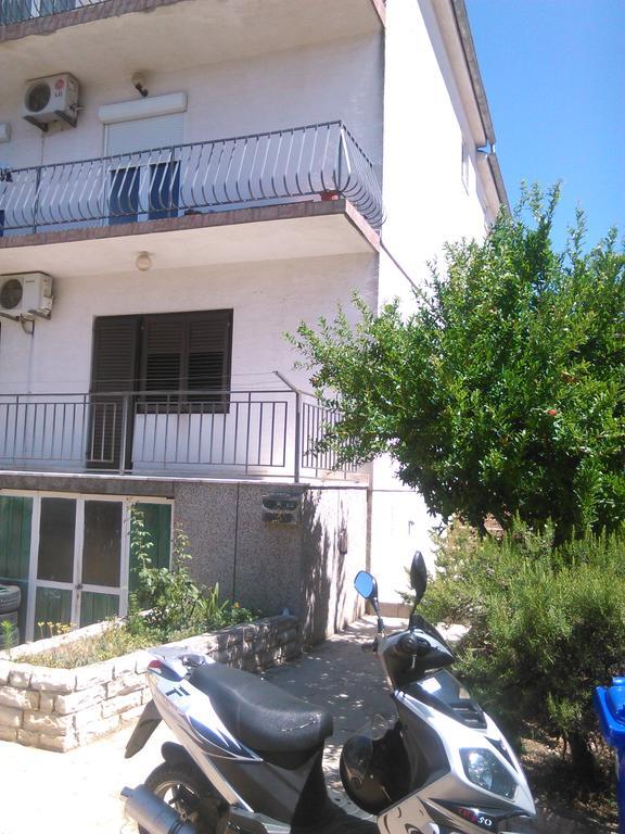Apartmani Kapitanovic ビオグラード・ナ・モル エクステリア 写真