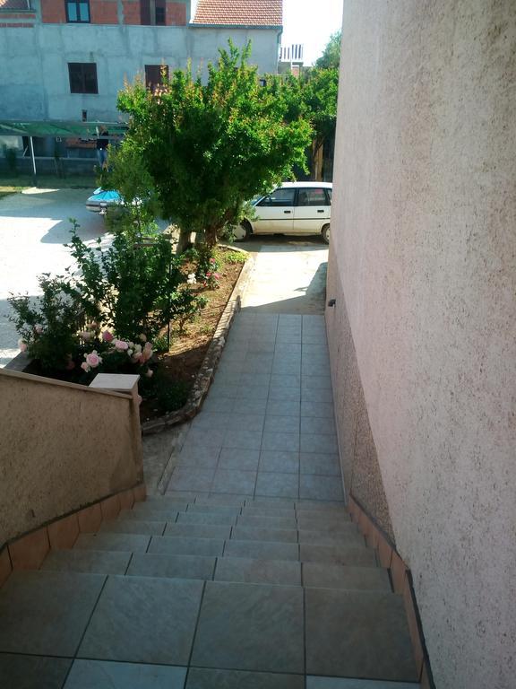 Apartmani Kapitanovic ビオグラード・ナ・モル エクステリア 写真